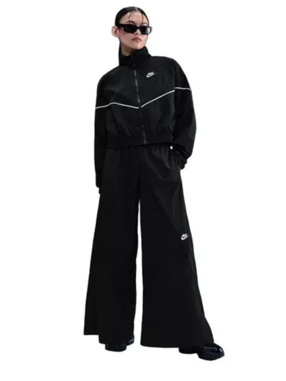 Nike Women's Sportswear Wide-Leg Woven Pants - Black. NWT. Size M.